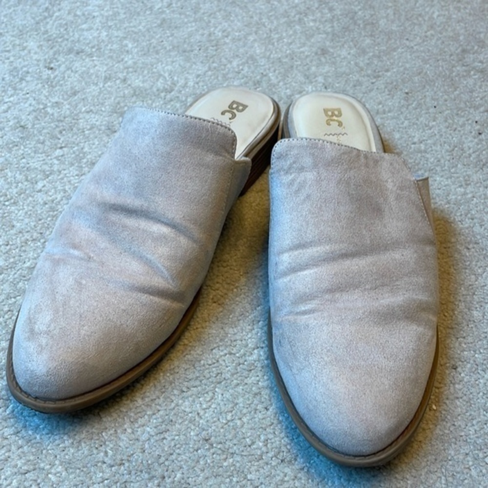 BC Born in California vegan cream mules 👞